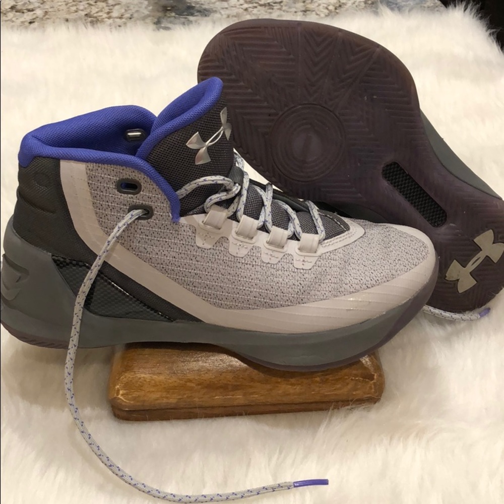 NWOB Underarmour Curry Basketball sneakers - Picture 6 of 6